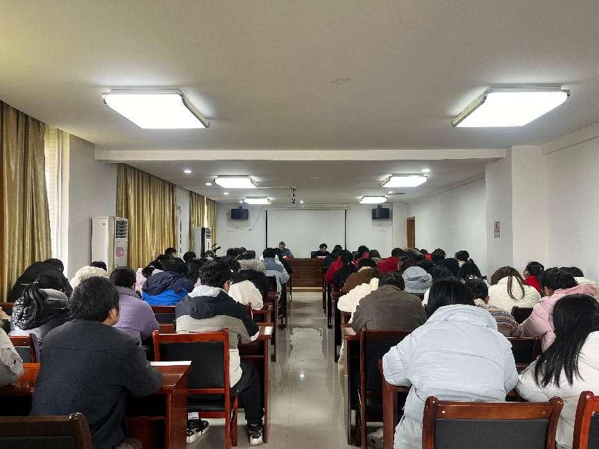 省鎢與稀土質(zhì)檢中心召開(kāi)科級(jí)干部年度考核會(huì)議
